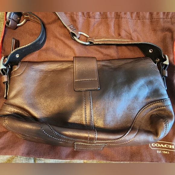 ✨️Your New Favorite VINTAGE COACH SOHO BAG! Soft Brown Leather With Buckle. - Picture 3 of 5